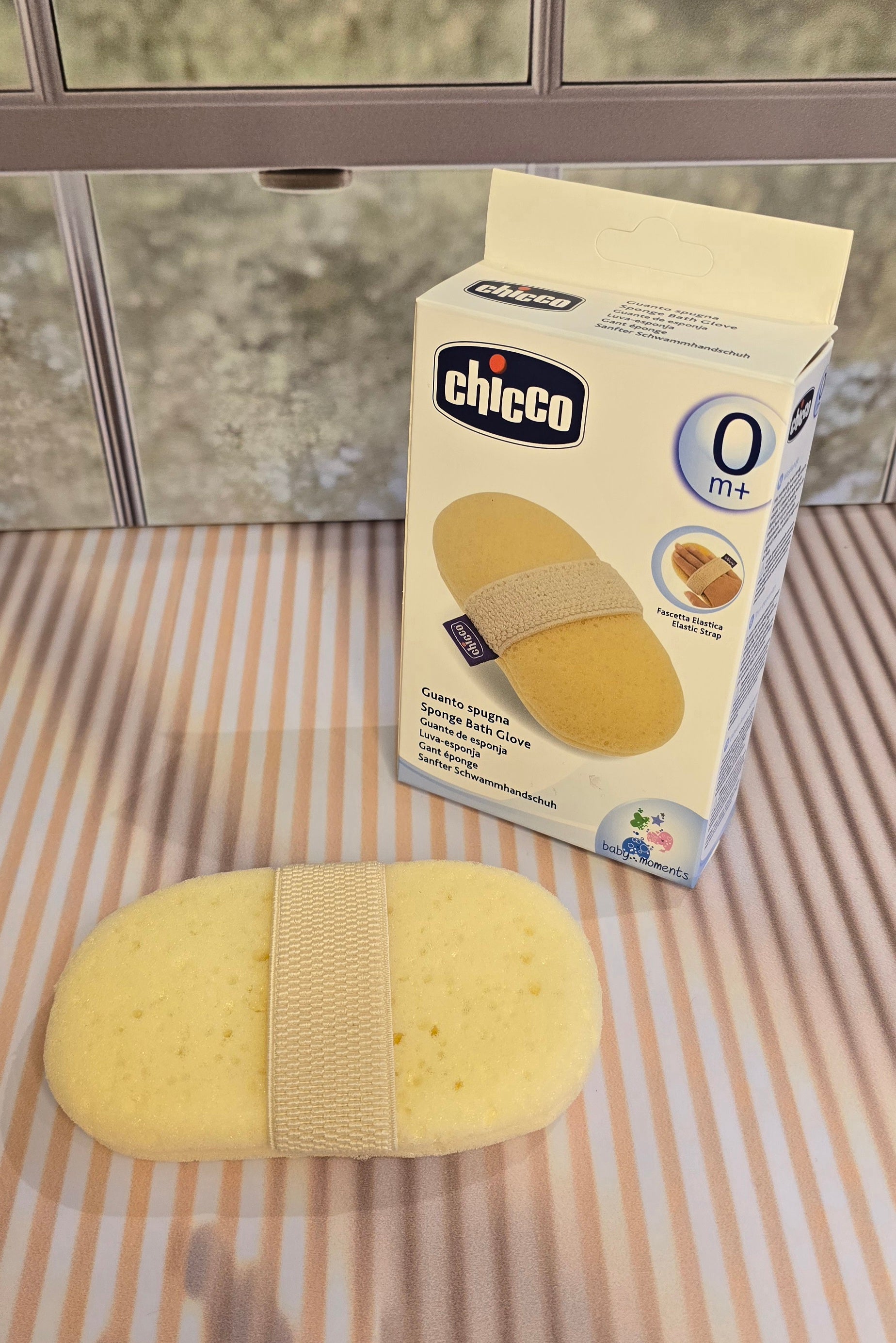 ليفة استحمام إسفنجية للبيبي من شيكو بحزام يد - مناسبة من الولادة
Chicco Baby Sponge Bath Glove with Elastic Strap