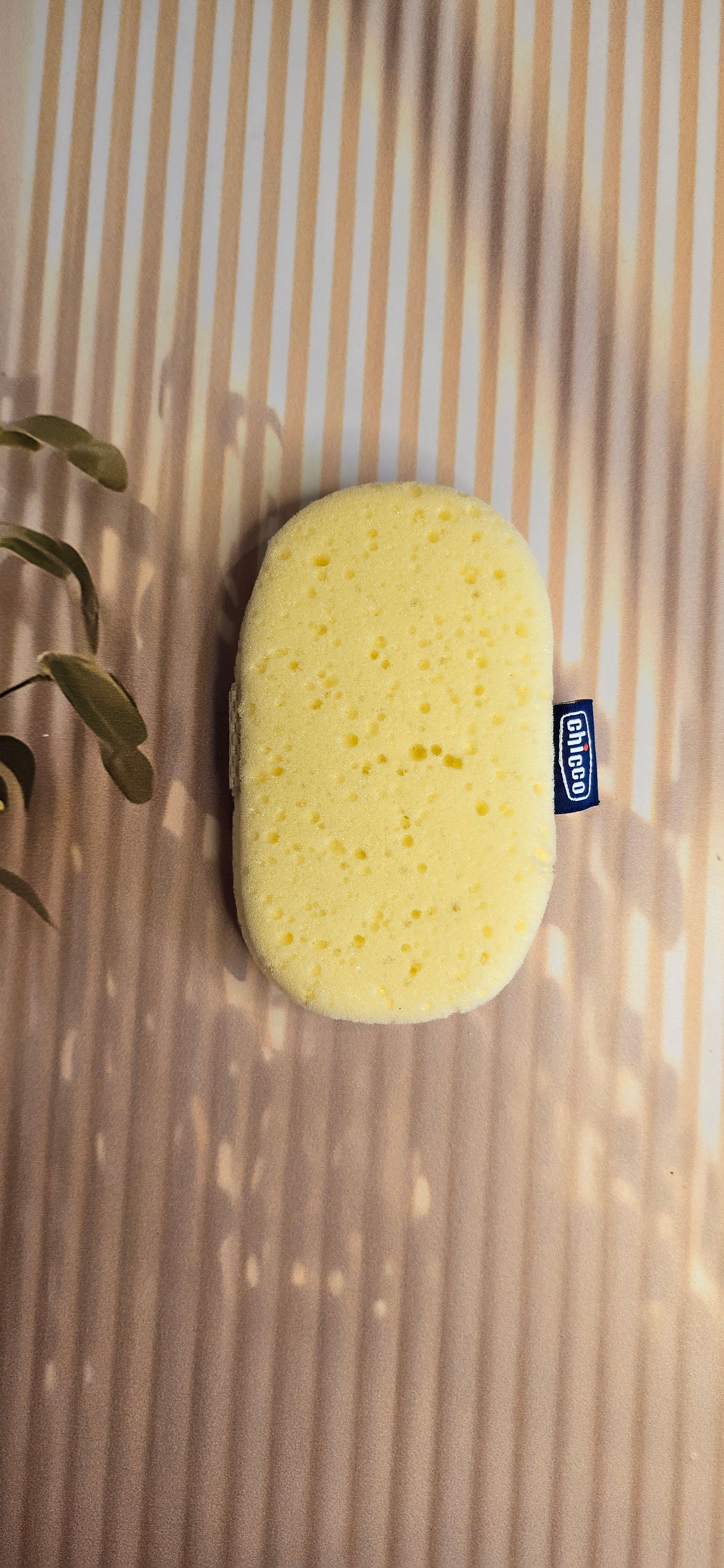 ليفة استحمام إسفنجية للبيبي من شيكو بحزام يد - مناسبة من الولادة
Chicco Baby Sponge Bath Glove with Elastic Strap